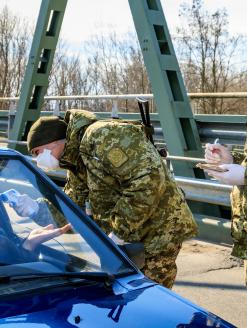 coronavirus ukraine military officers testing