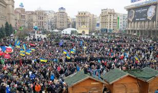 Huge crowd of people gathered on the square, mass demonstration. Revolution of Dignity, Majdan Nezalezhnosti. Kiev, Ukraine. 1 December 2013.  Editorial credit:  Krysja / Shutterstock.com